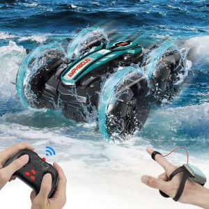 AmazeFun Ferngesteuertes Amphibisches Auto für 15,79€ (statt 31,59€)